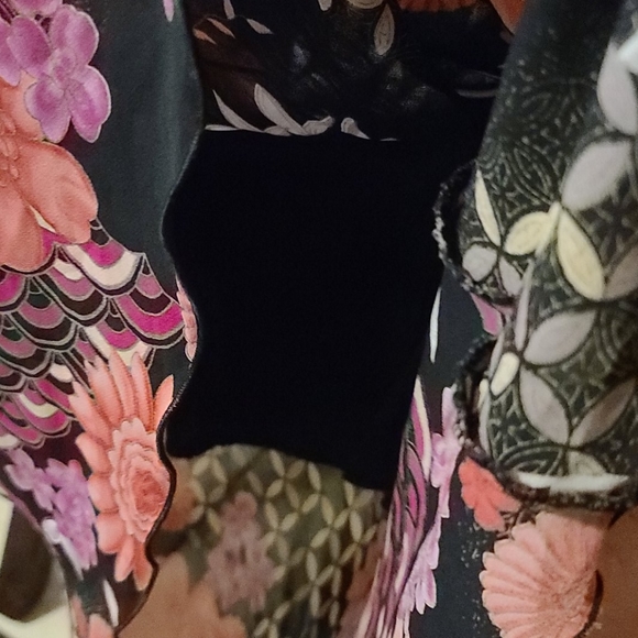 Flirty Floral Skirt - Picture 3 of 3